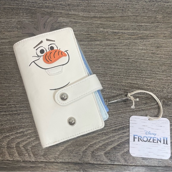 Loungefly Disney Olaf White and Orange wallet. Frozen. Pre-owned. See flaws. - Picture 1 of 8